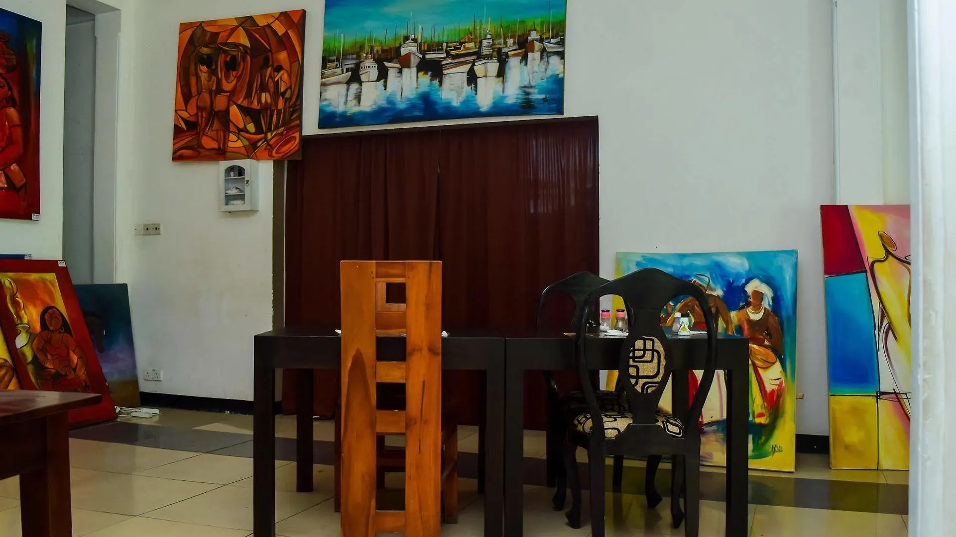 Zen Rooms Beach Road Negombo contacts